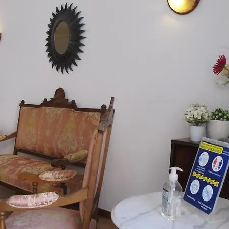 Pinar בית הארחה 2*